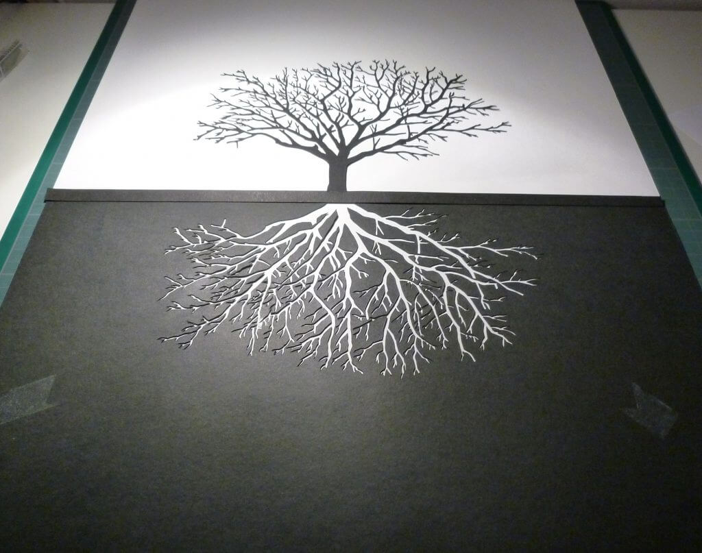 Papercut – Γνῶθι σεαυτόν : cutting finished