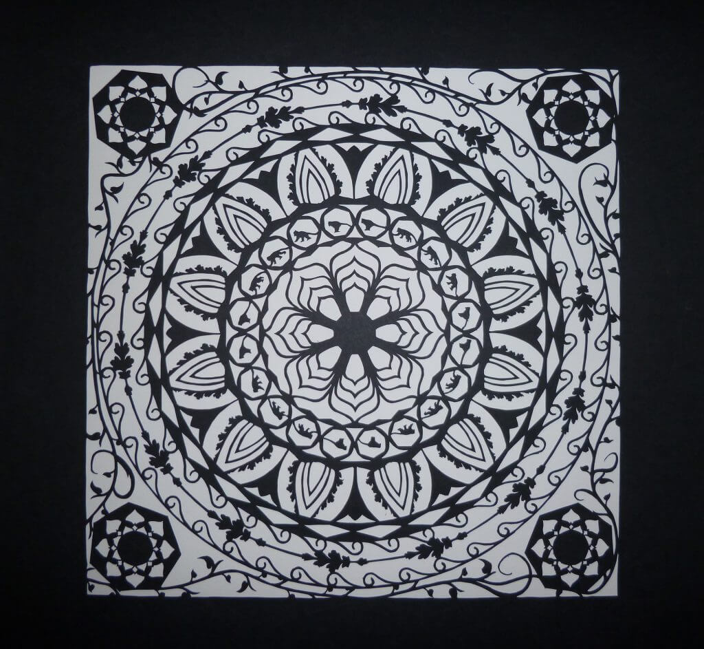 Découpage terminé : papercut mandala