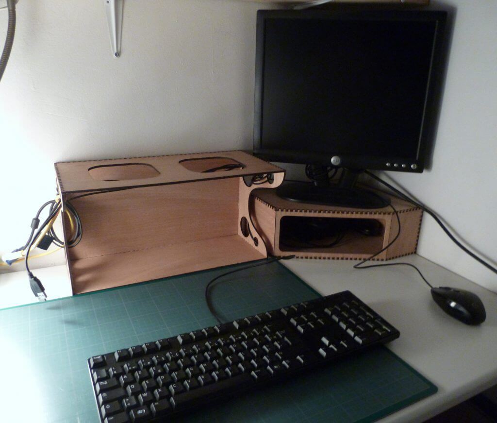 Laptop and screen prop, without the laptop