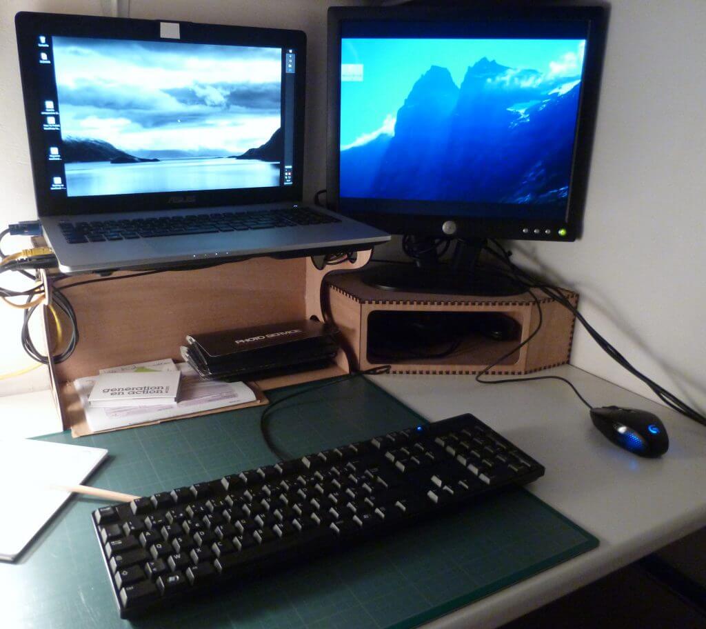 Laptop and screen prop, complete installation